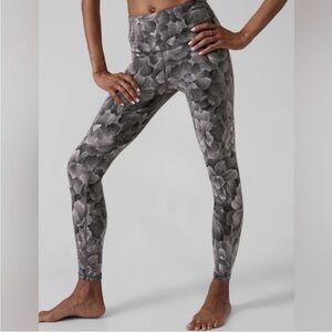 Athleta Elation Textured Tight Legging Chakra Floral Black Seasalt #985195 - XS